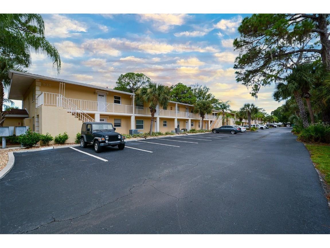930 La Costa Circle #1 Sarasota FL 34237 A4512182 image1