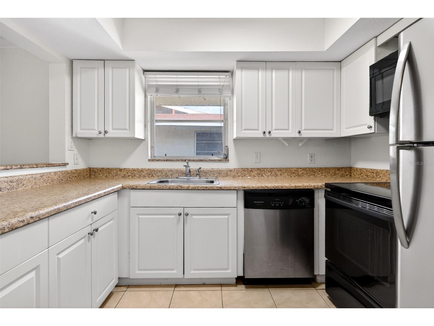 930 La Costa Circle #2 Sarasota FL 34237 A4684933 image18