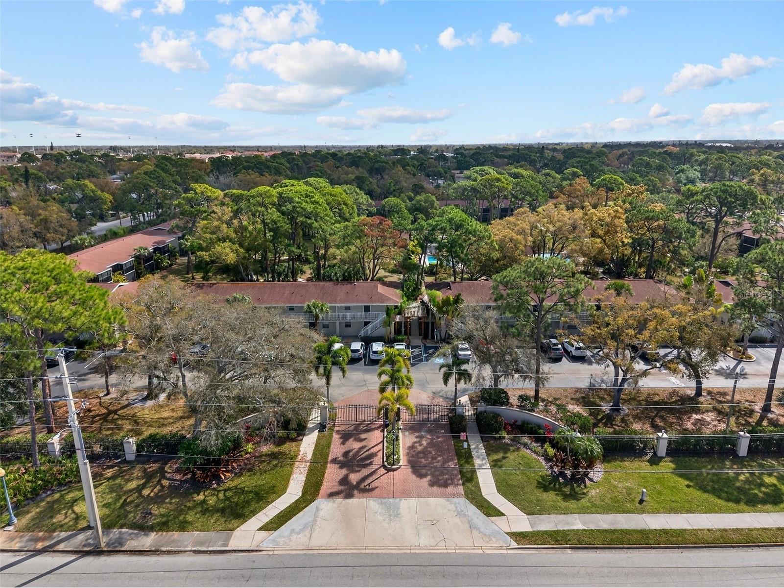 930 La Costa Circle #2 Sarasota FL 34237 A4684933 image2