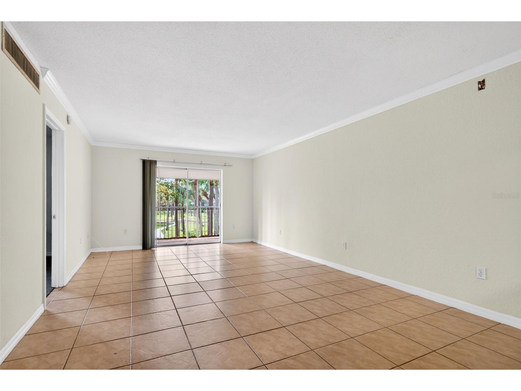 930 La Costa Circle #2 Sarasota FL 34237 A4684933 image22
