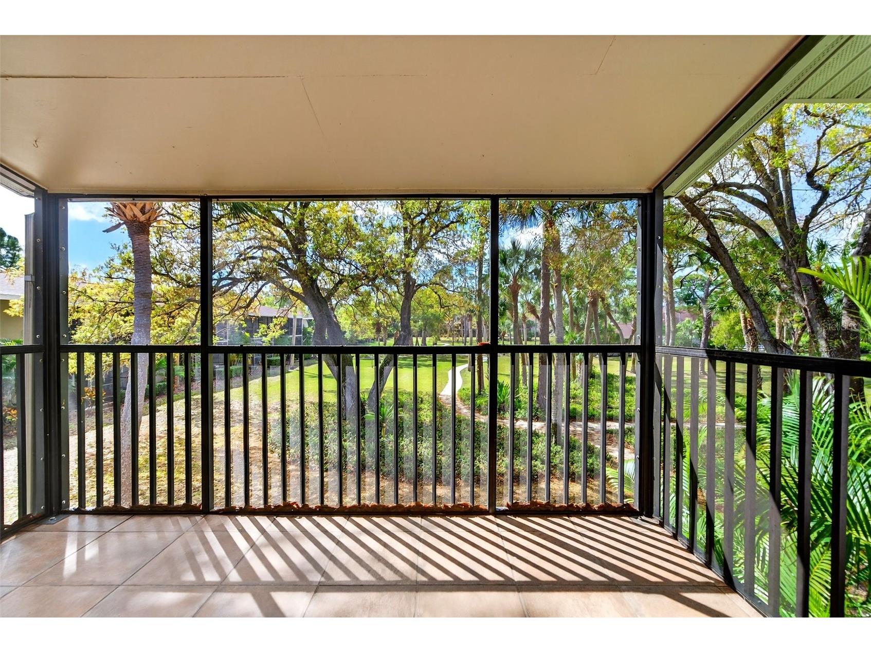 930 La Costa Circle #2 Sarasota FL 34237 A4684933 image27