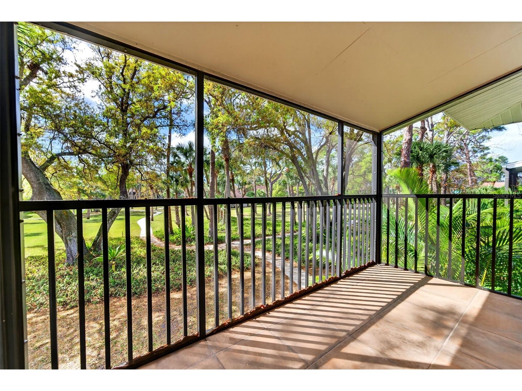 930 La Costa Circle #2 Sarasota FL 34237 A4684933 image28
