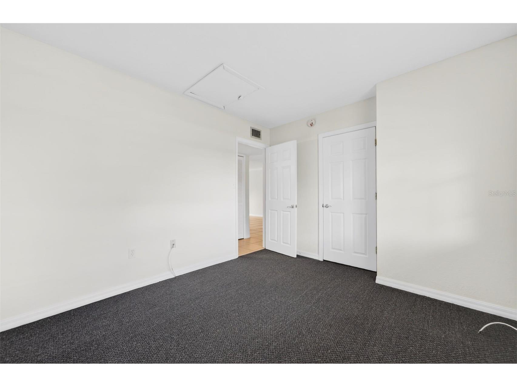 930 La Costa Circle #2 Sarasota FL 34237 A4684933 image38