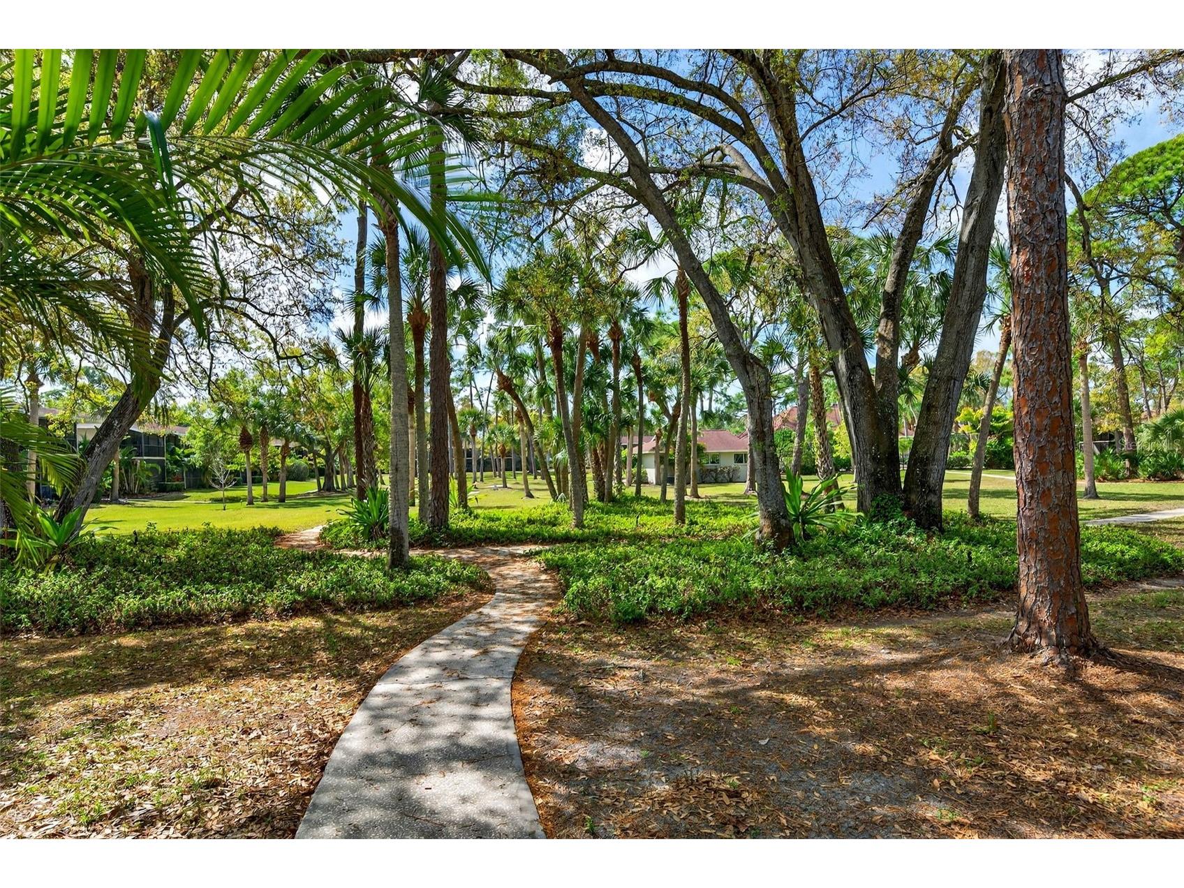 930 La Costa Circle #2 Sarasota FL 34237 A4684933 image43