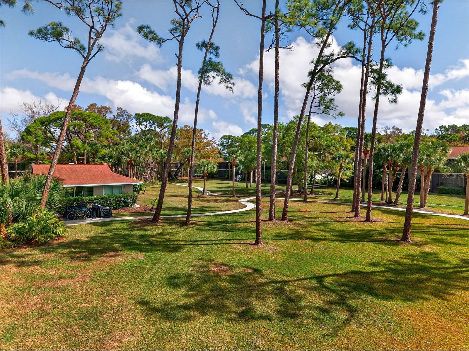 930 La Costa Circle #2 Sarasota FL 34237 A4684933 image44