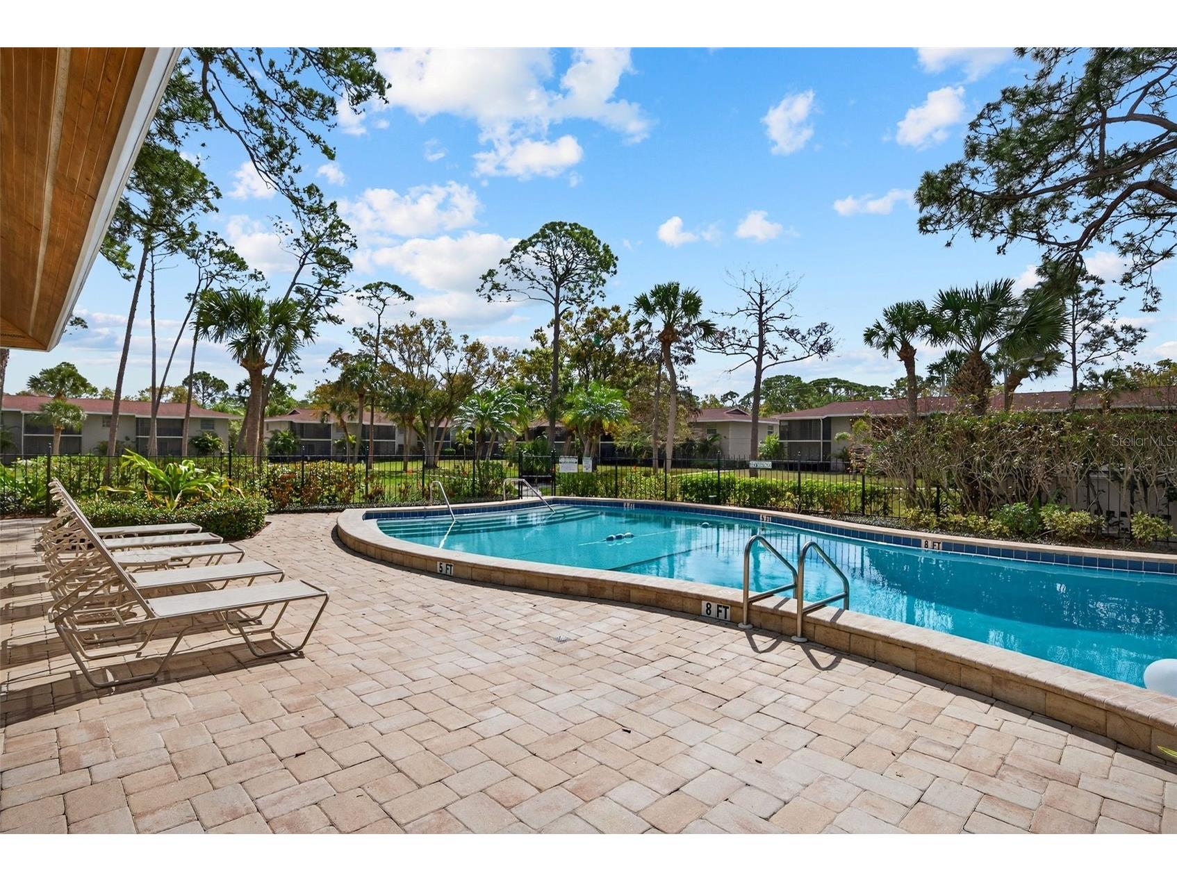 930 La Costa Circle #2 Sarasota FL 34237 A4684933 image48