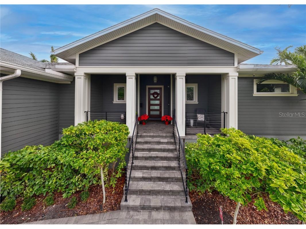 930 Monterey Point NE Saint Petersburg FL 33704 - COFFEE POT BAYOU TB8338138 image1