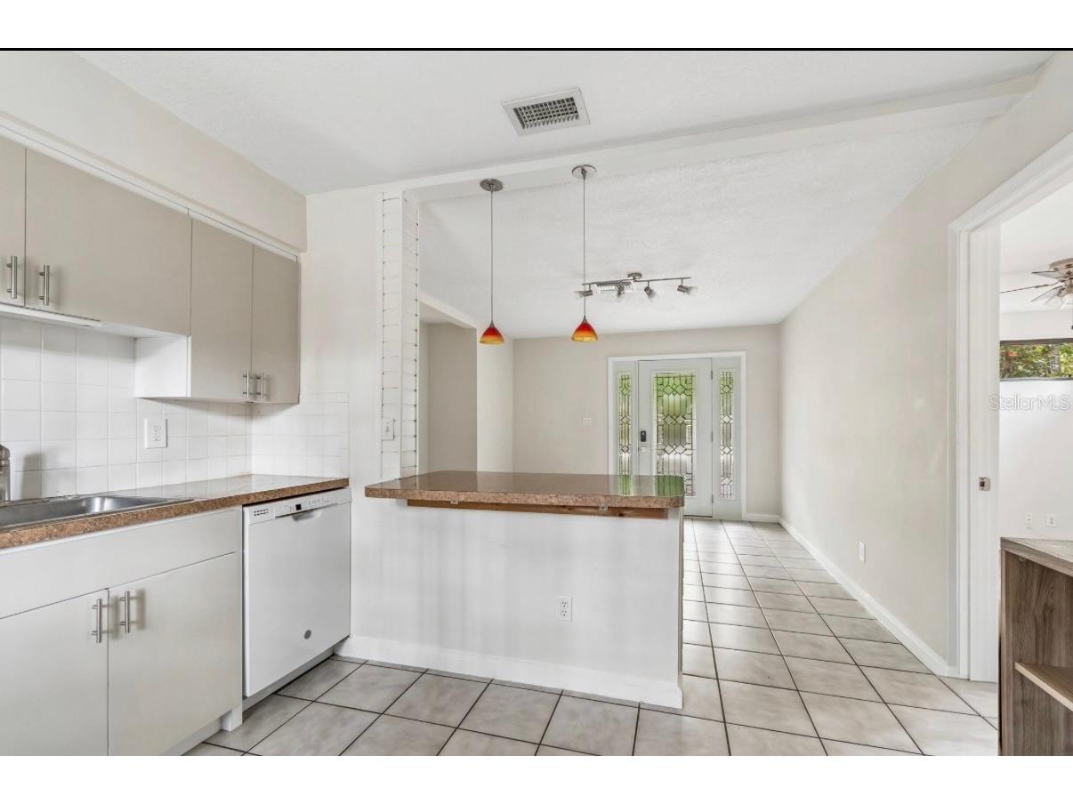 930 Montrose Boulevard N Saint Petersburg FL 33703 TB8514454 image13