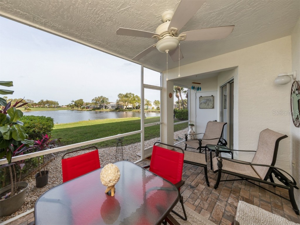 9300 Clubside Circle #1105 Sarasota FL 34238 A4602562 image1