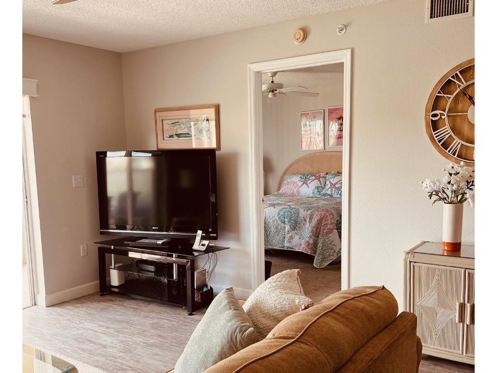 9300 Clubside Circle #1109 Sarasota FL 34238 A4443582 image15