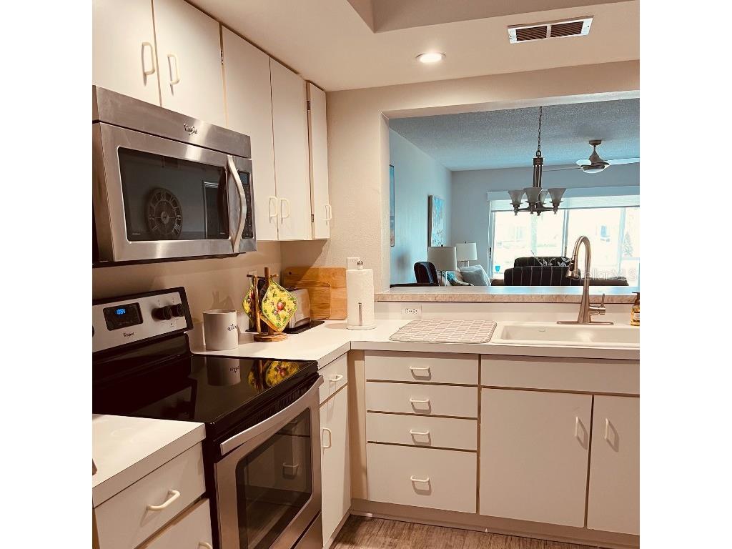 9300 Clubside Circle #1109 Sarasota FL 34238 A4443582 image5