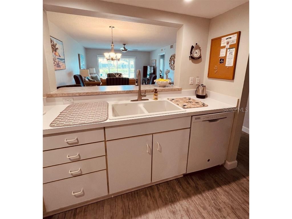 9300 Clubside Circle #1109 Sarasota FL 34238 A4443582 image9