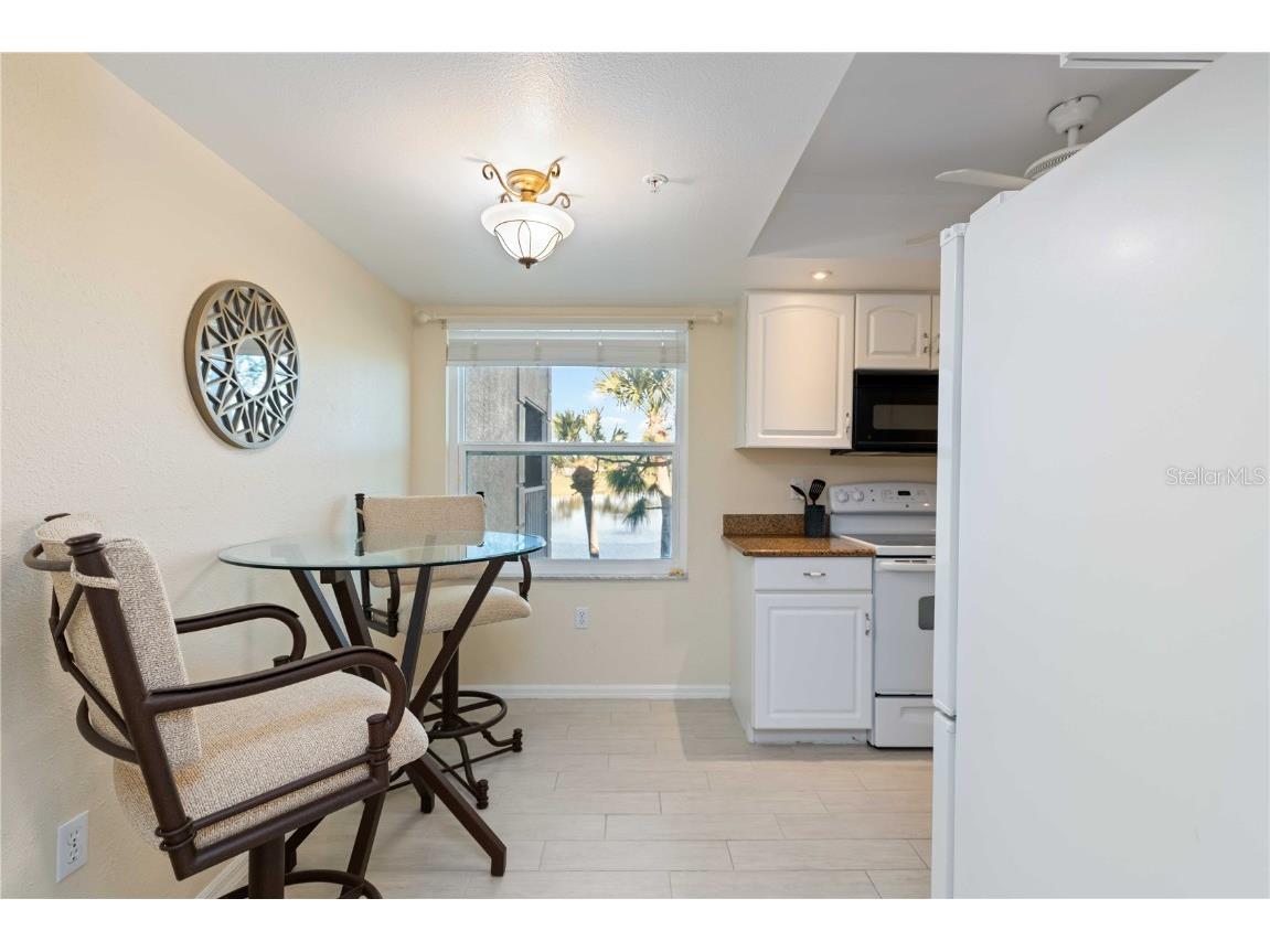 9300 Clubside Circle #1208 Sarasota FL 34238 A4672094 image10