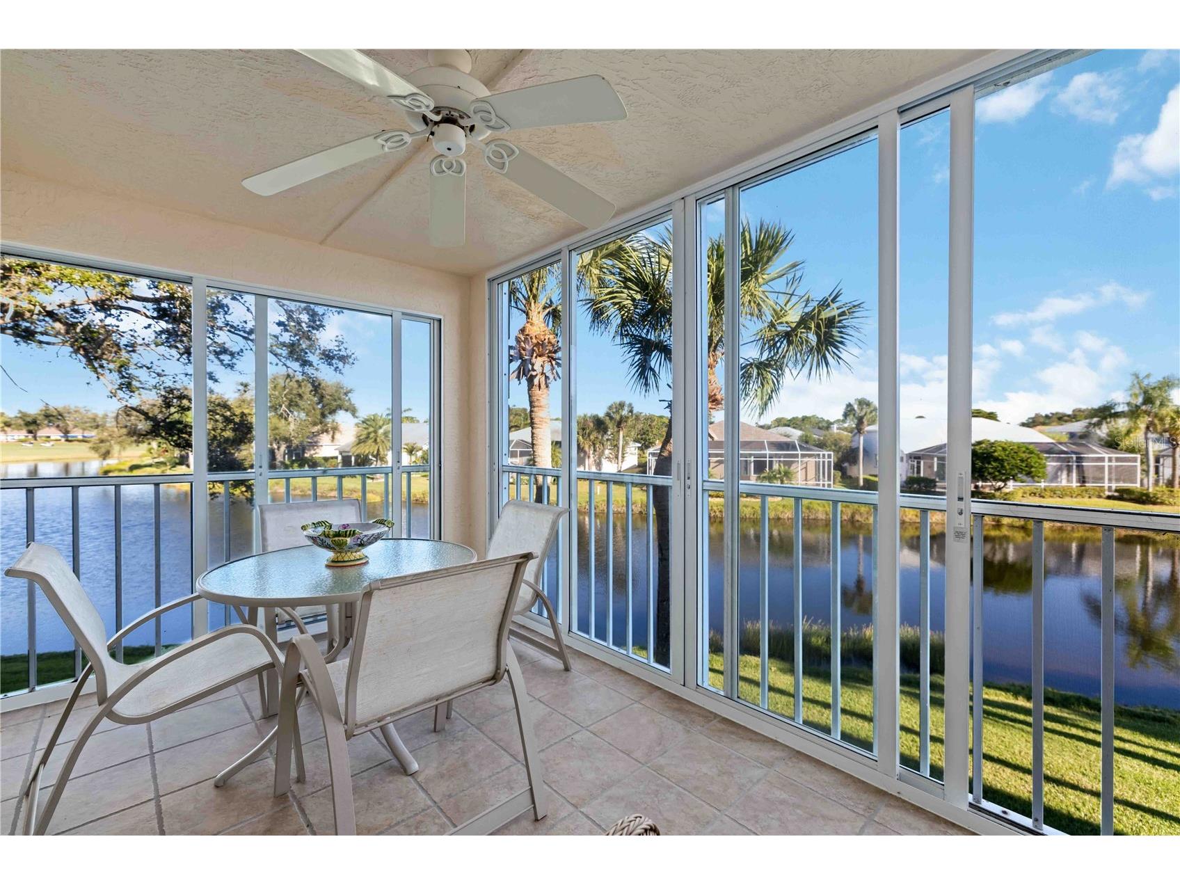 9300 Clubside Circle #1208 Sarasota FL 34238 A4695407 image1