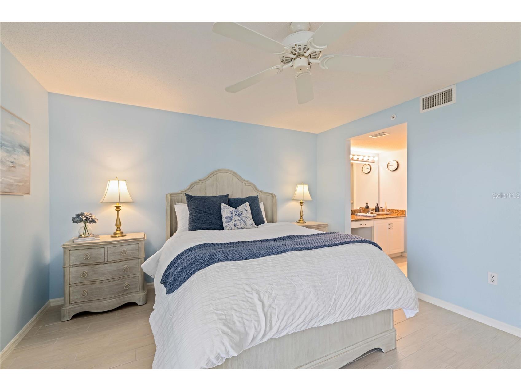 9300 Clubside Circle #1208 Sarasota FL 34238 A4695407 image10