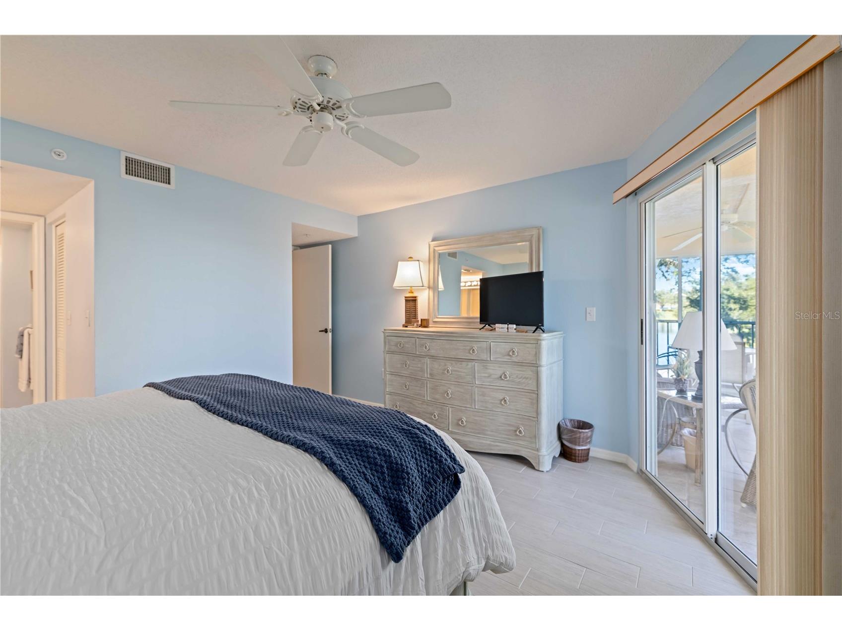 9300 Clubside Circle #1208 Sarasota FL 34238 A4695407 image11