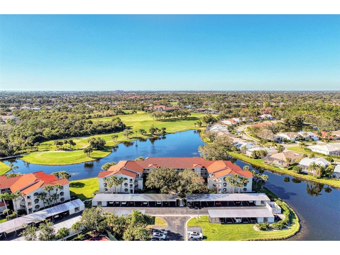 9300 Clubside Circle #1305 Sarasota FL 34238 A4598971 image1