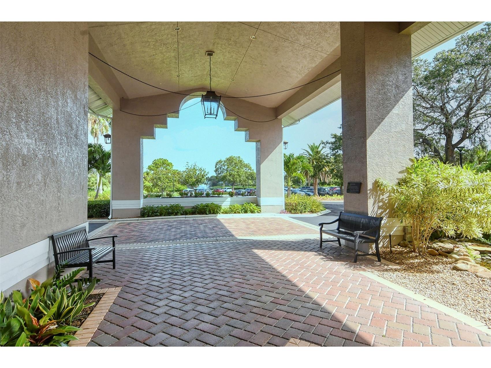 9300 Clubside Circle #1306 Sarasota FL 34238 A4693443 image33
