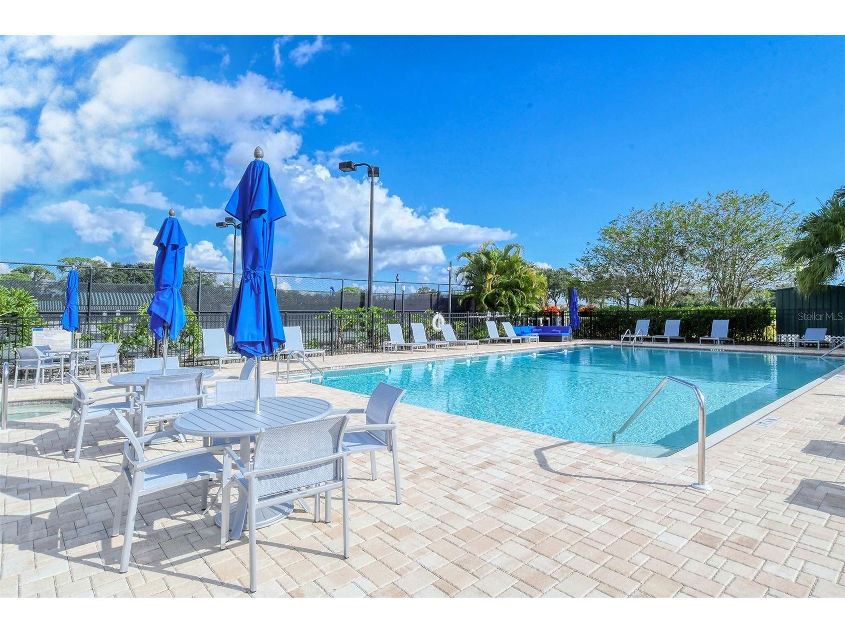 9300 Clubside Circle #1306 Sarasota FL 34238 A4693443 image41