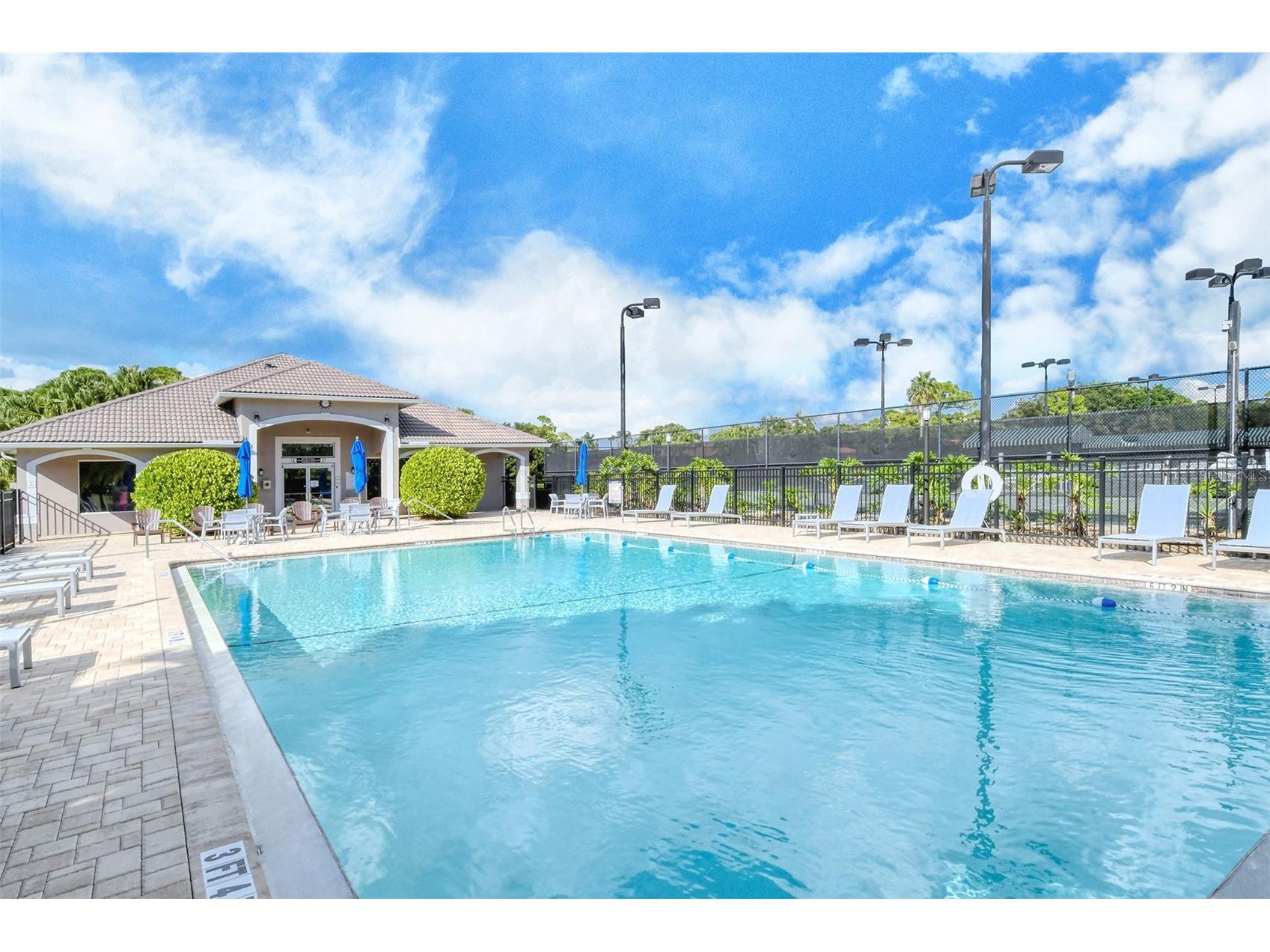 9300 Clubside Circle #1306 Sarasota FL 34238 A4693443 image42