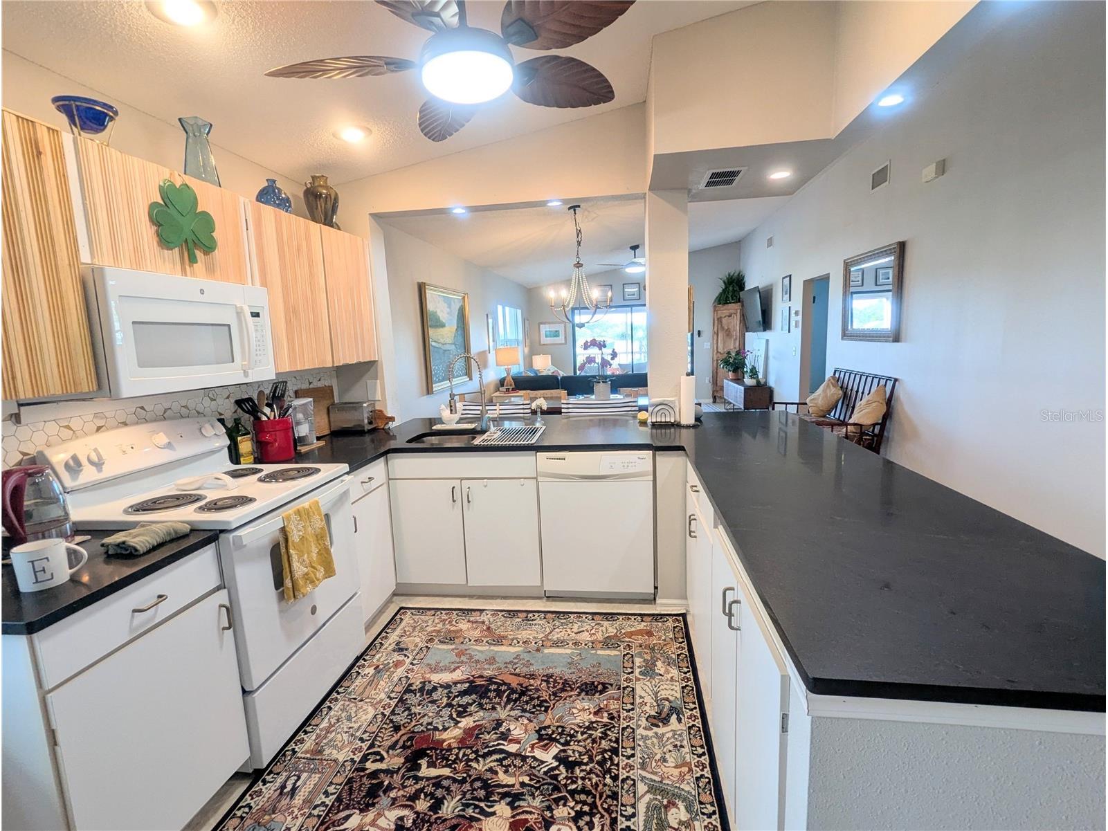 9300 Clubside Circle #1308 Sarasota FL 34238 A4691966 image11
