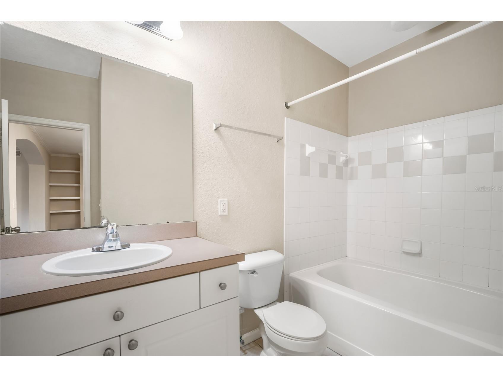 9301 Crescent Loop Circle #206 Tampa FL 33619 TB8491968 image16
