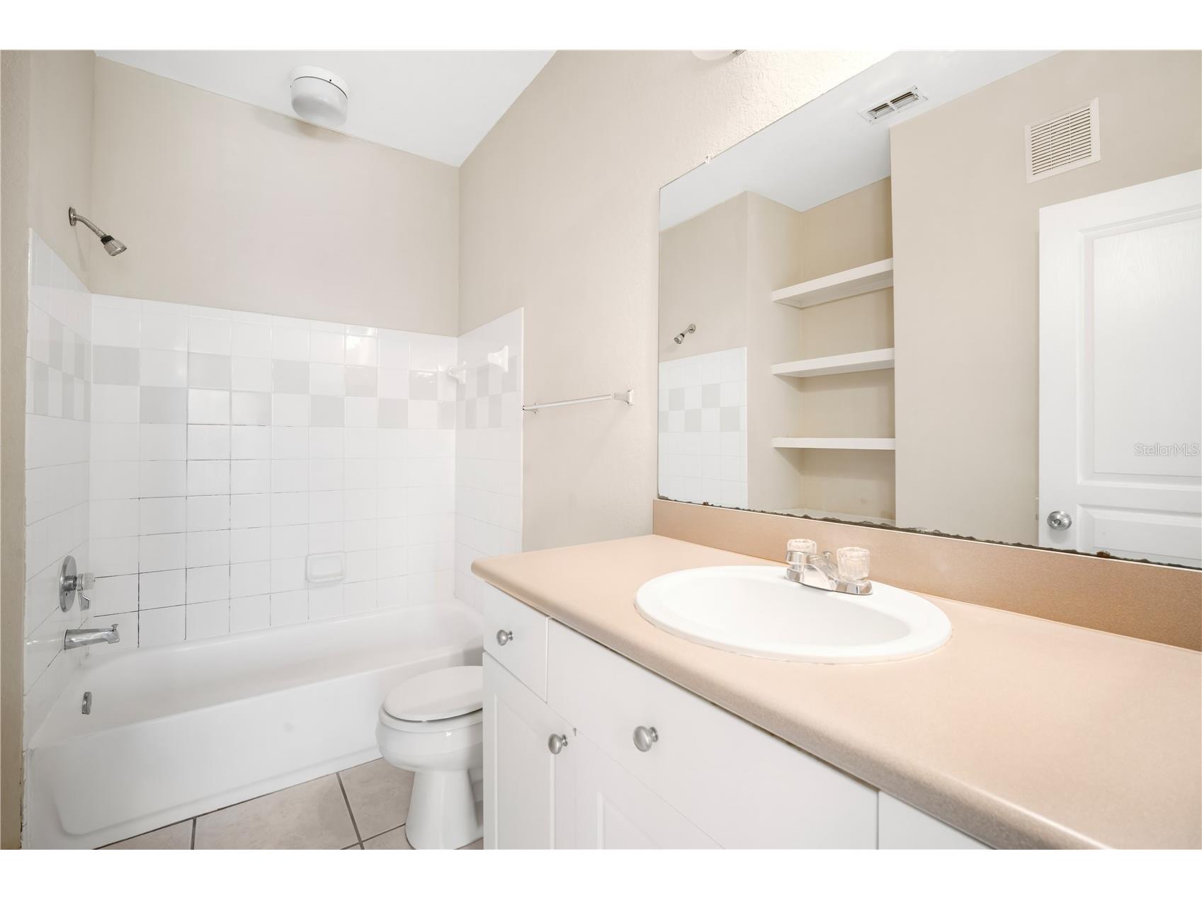 9301 Crescent Loop Circle #206 Tampa FL 33619 TB8491968 image21
