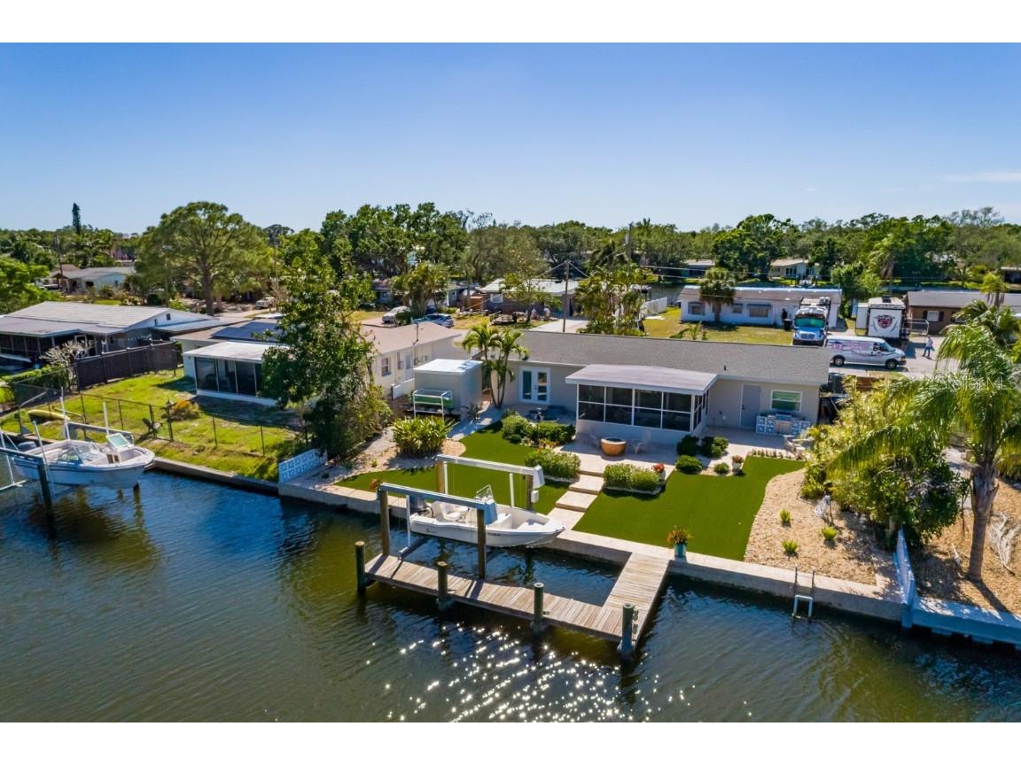 9301 Sun Isle Drive NE Saint Petersburg FL 33702 TB8378342 image1