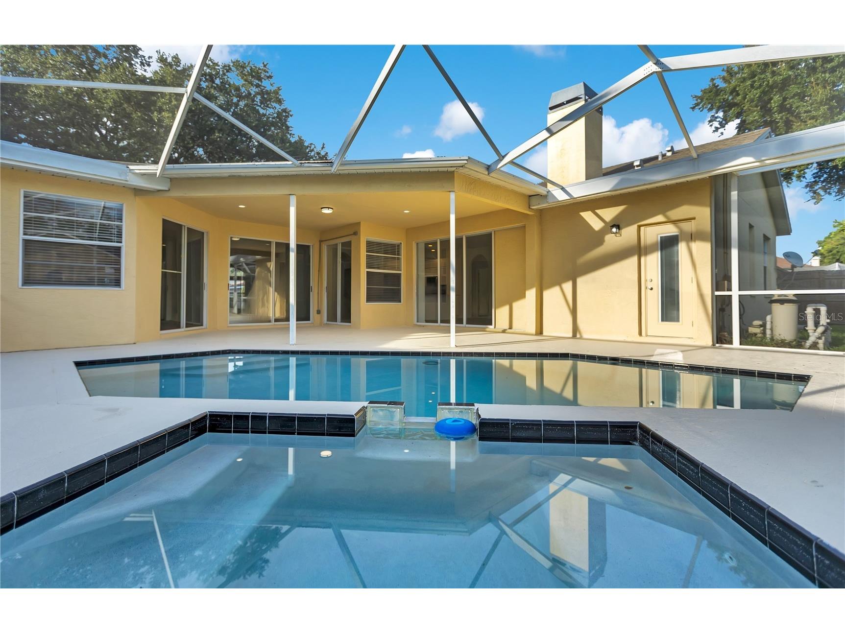 9303 Heritage Oak Court Tampa FL 33647 O6422823 image2