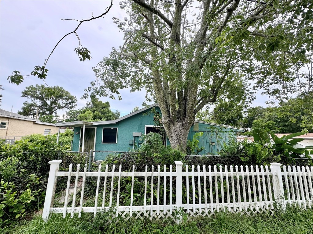 9304 N 19th Street Tampa FL 33612 W7866753 image1