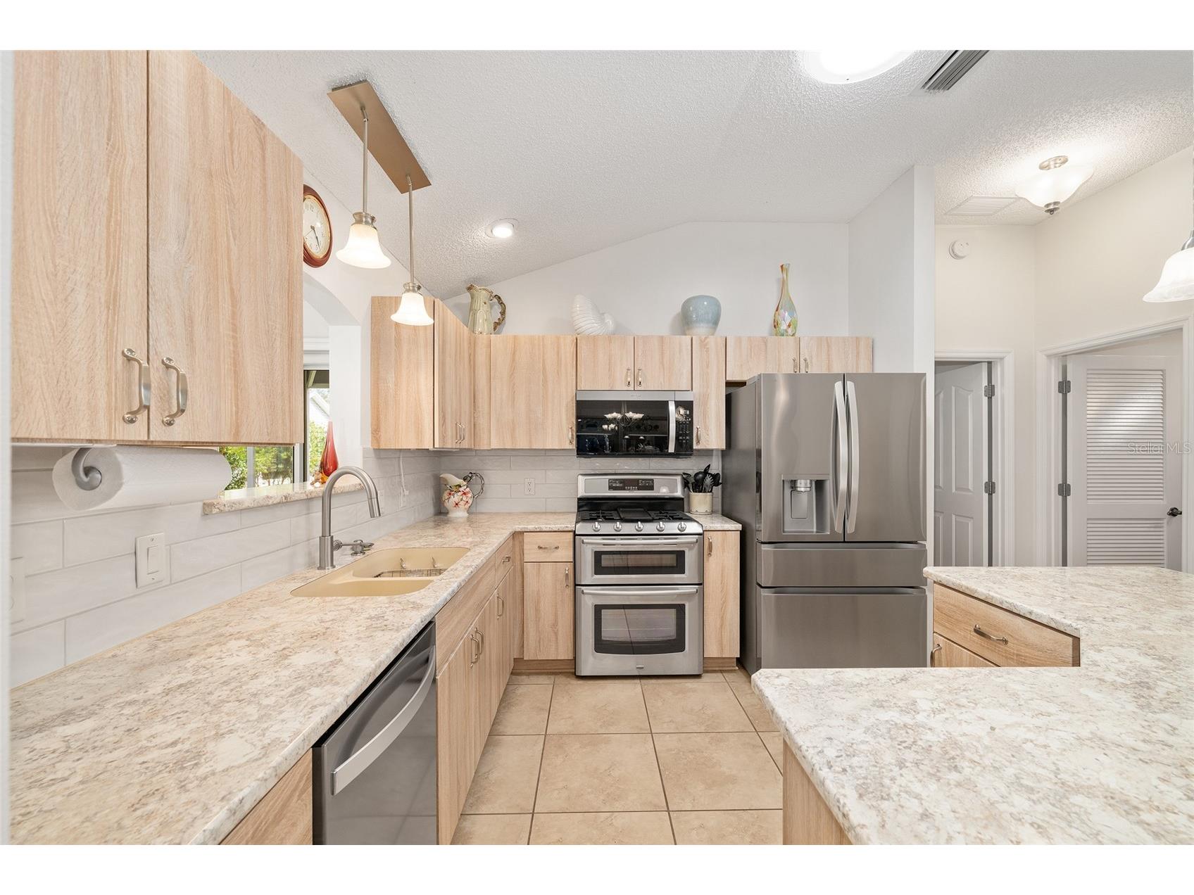 9304 SE 170th Humphreys Loop The Villages FL 32162 OM724476 image10