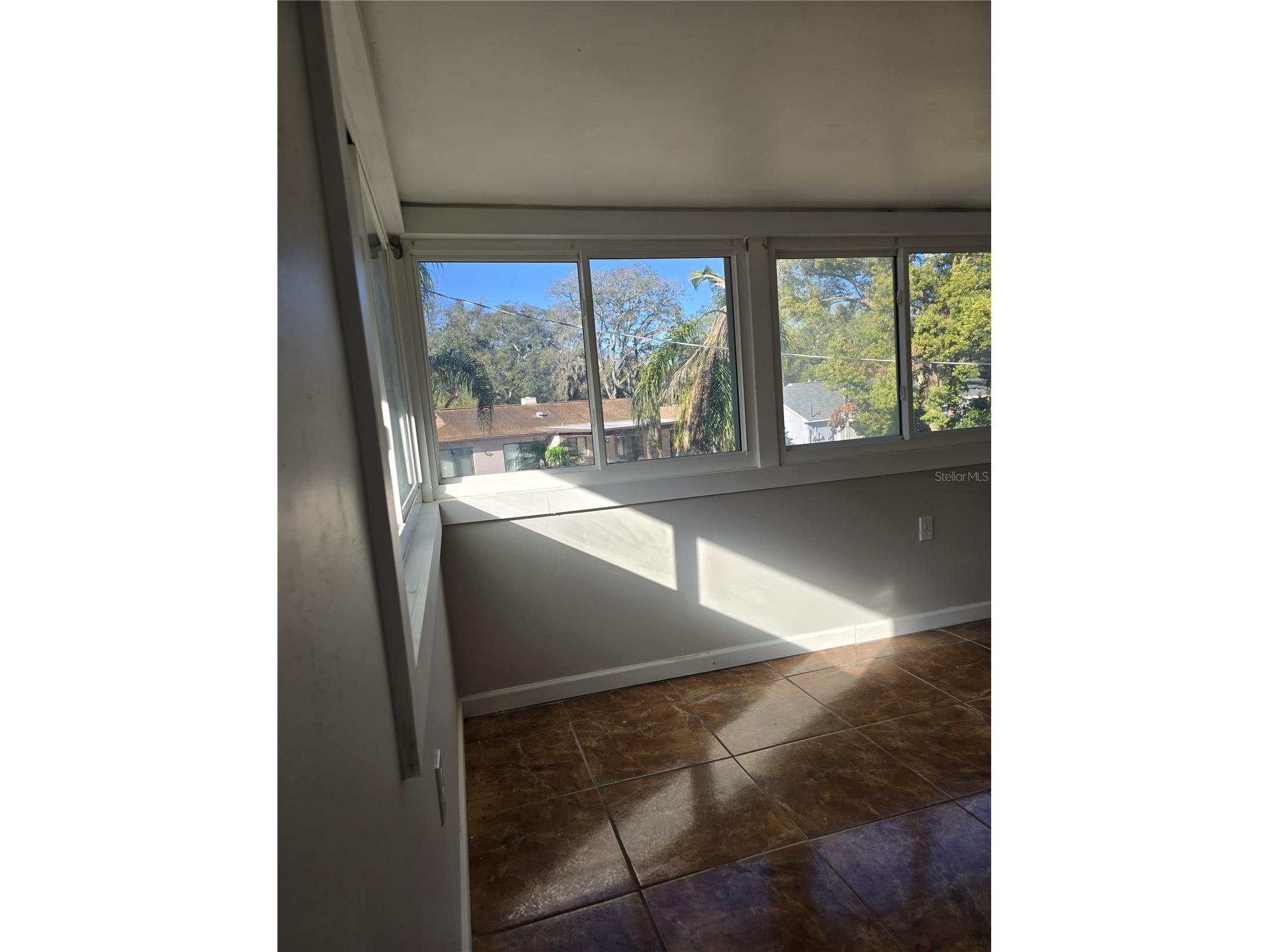 9306 Forest Hills Drive Tampa FL 33612 TB8474565 image15