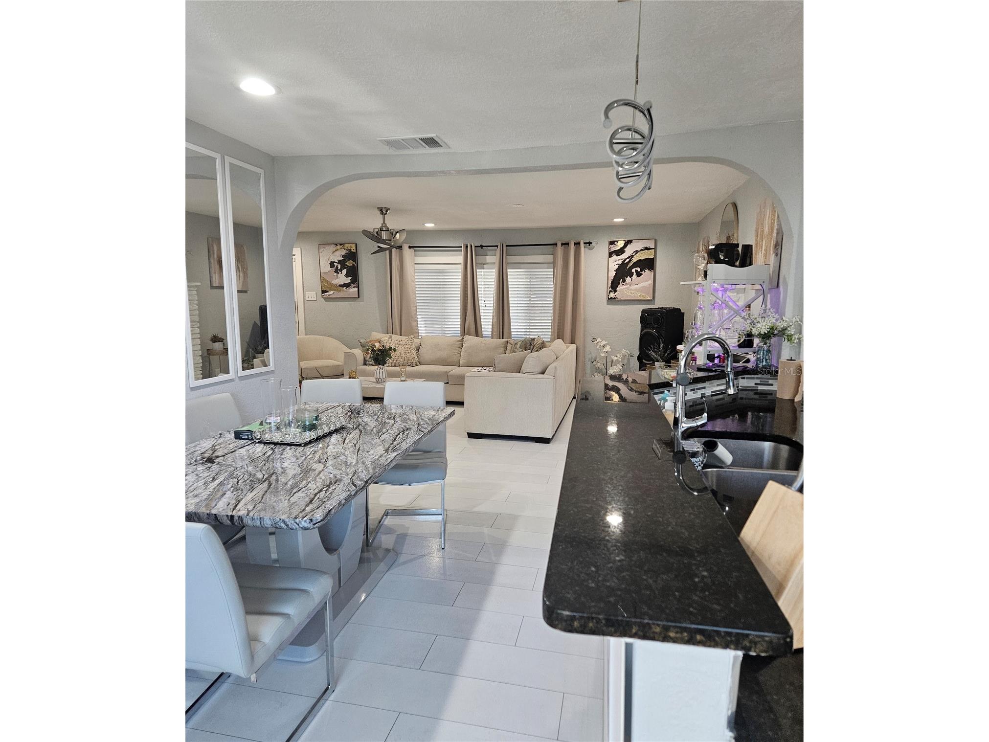 9306 Forest Hills Drive Tampa FL 33612 TB8474565 image4