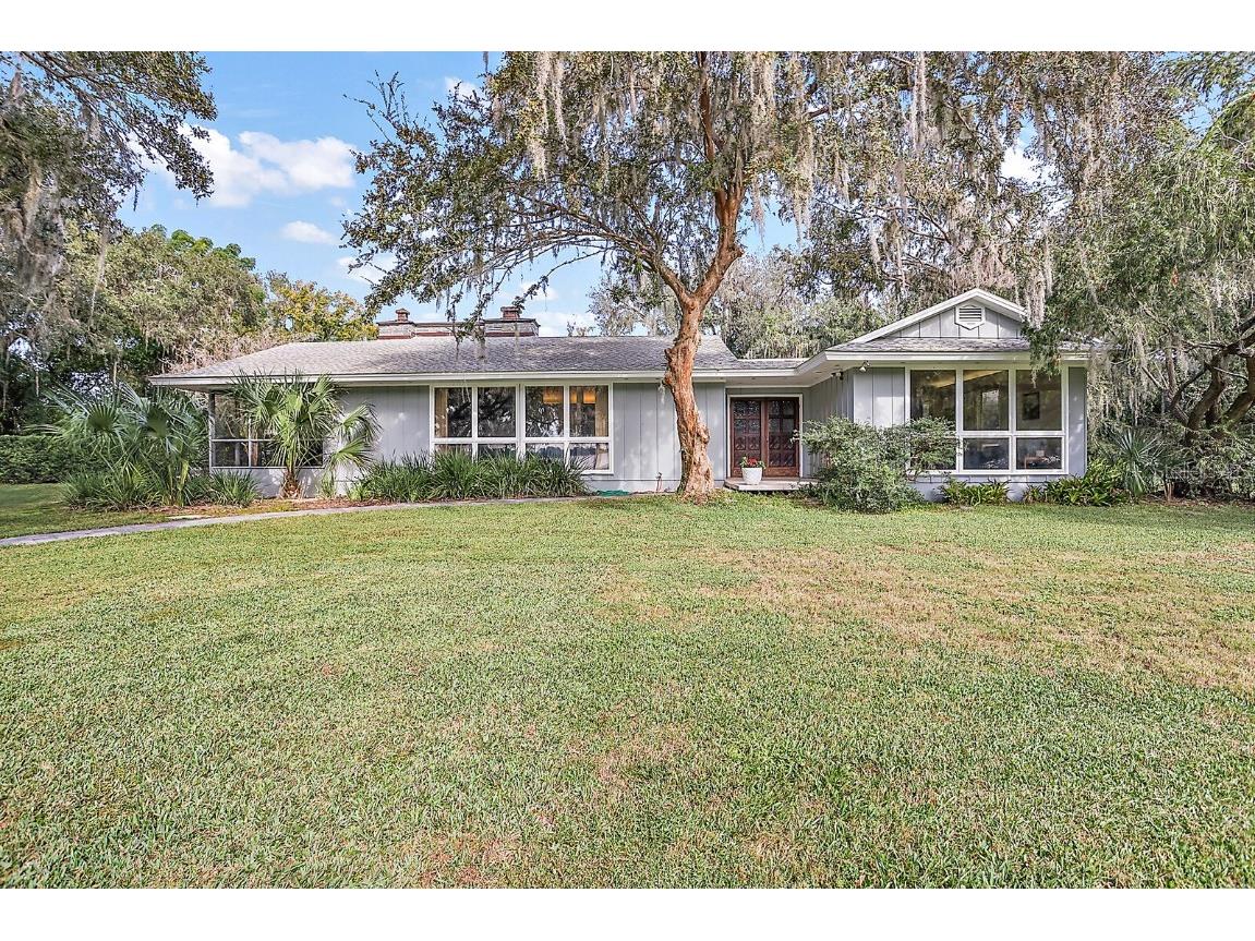 9307 Silver Lake Drive Leesburg FL 34788 - LVER LAKE G5062809 image1