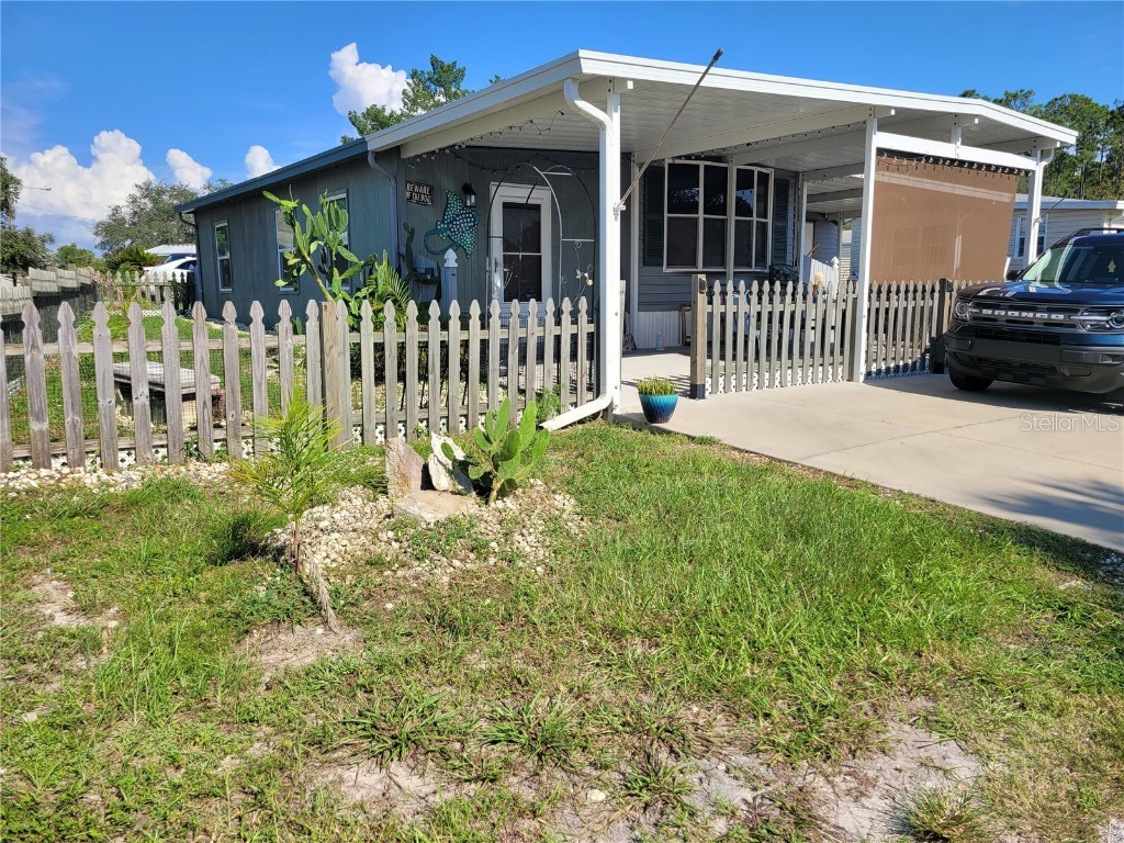 9308 Stingray Drive Weeki Wachee FL 34613 W7880321 image1