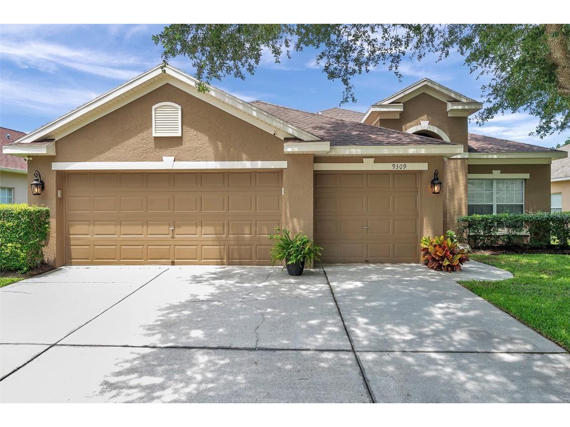 9309 Edistro Place New Port Richey FL 34654 - WEST MOON LAKE W7876698 image1