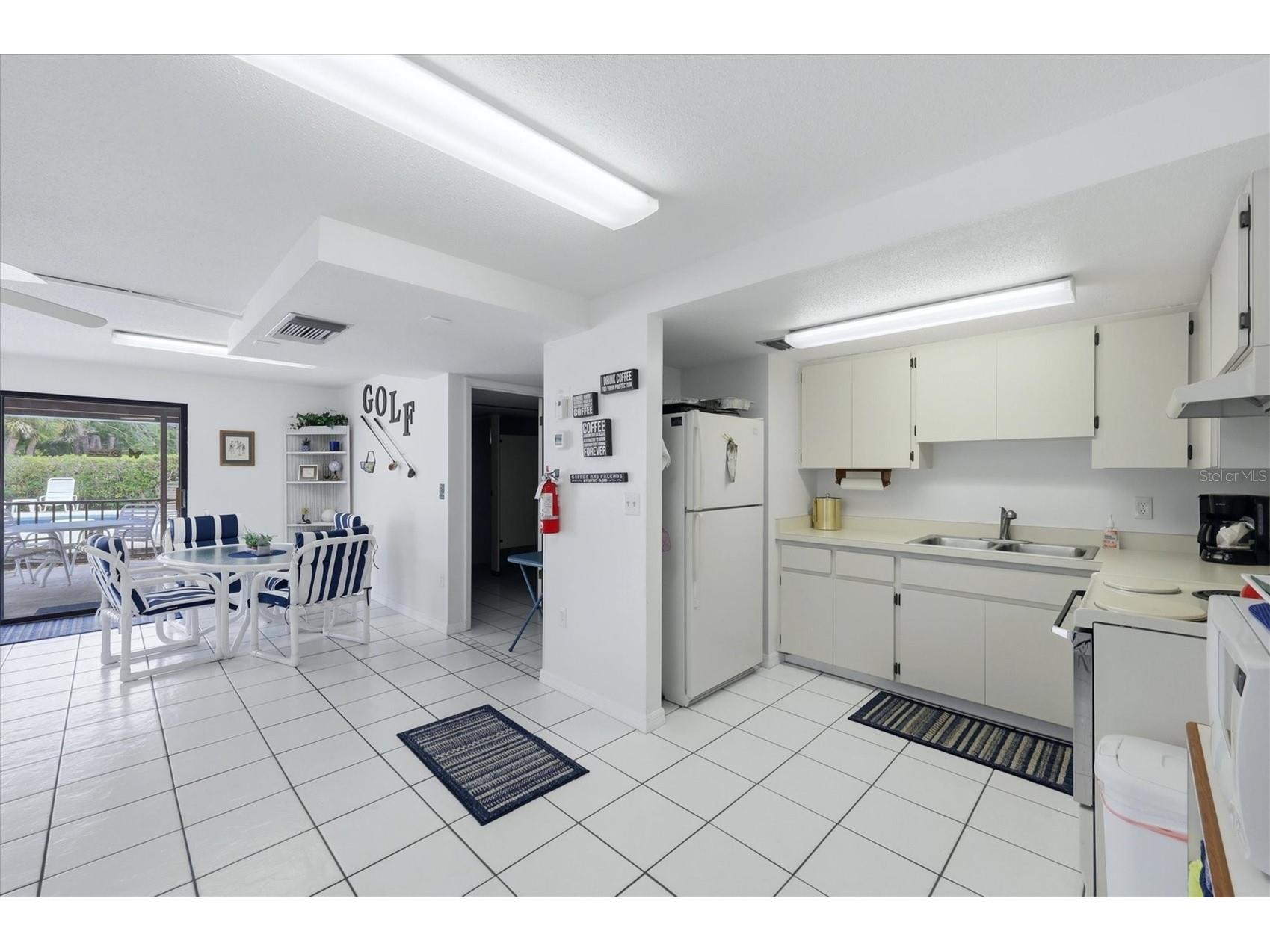 931 Capri Isles Boulevard #32 Venice FL 34292 N6144429 image32