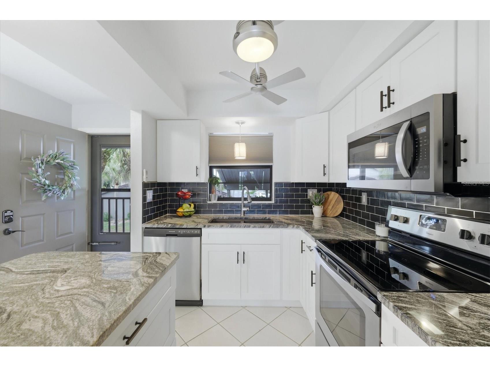 931 Capri Isles Boulevard #32 Venice FL 34292 N6144429 image5