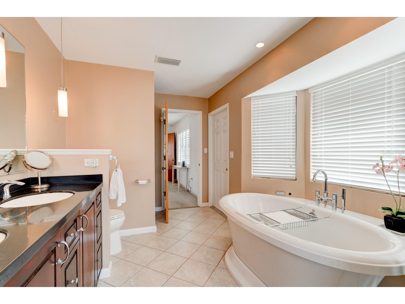 931 Northbrook Drive Ormond Beach FL 32174 V4948035 image12