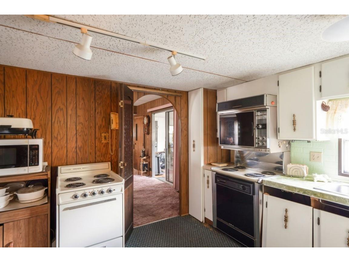 9310 Kiowa Dr New Port Richey FL 34654 W7881047 image4