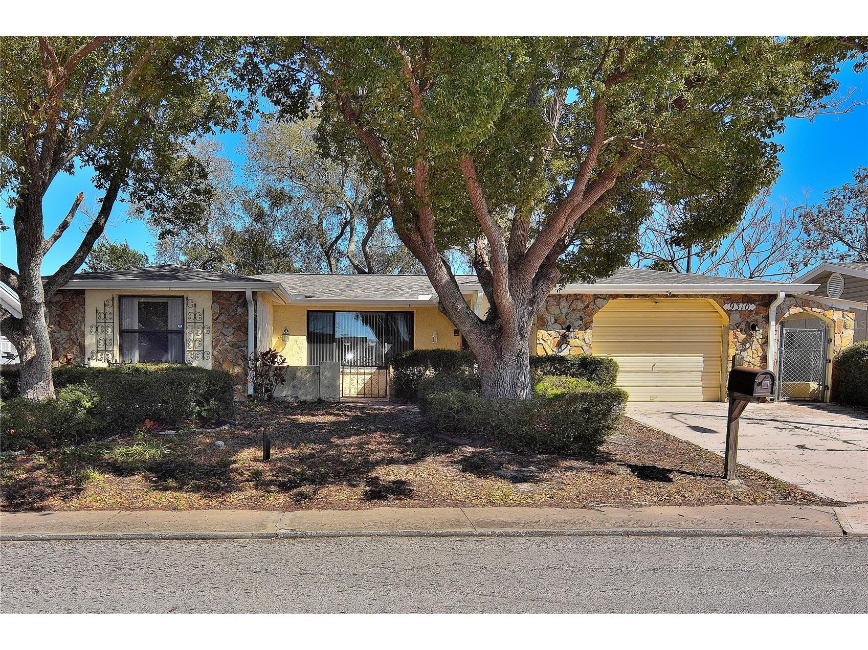 9310 Mark Twain Lane Port Richey FL 34668 TB8480503 image1