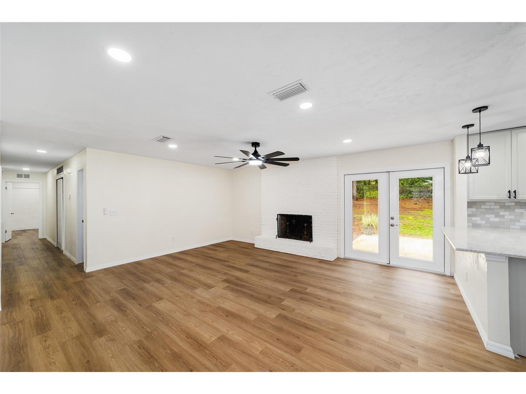 9310 NW 10th Place Gainesville FL 32606 OM710404 image9