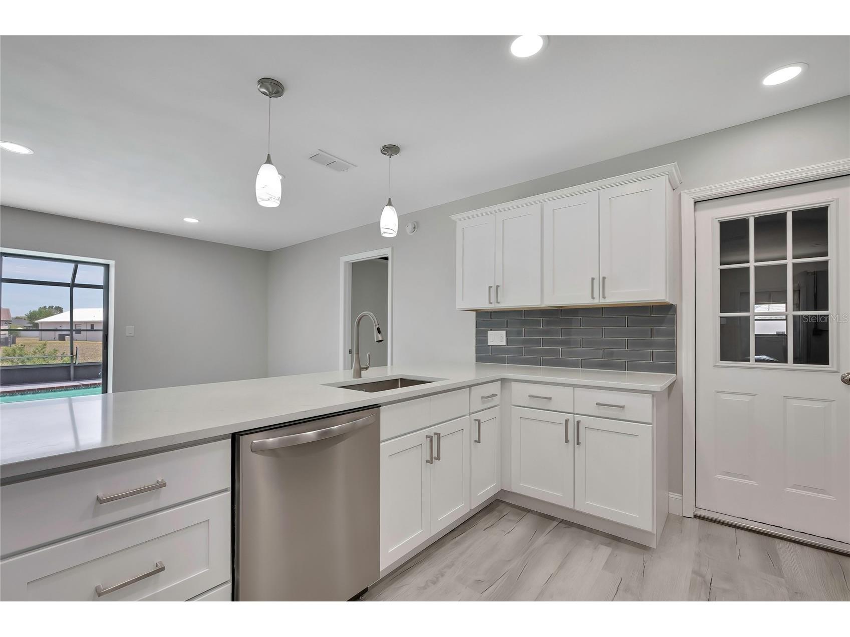 9312 Lake Christina Lane Port Richey FL 34668 W7885497 image15