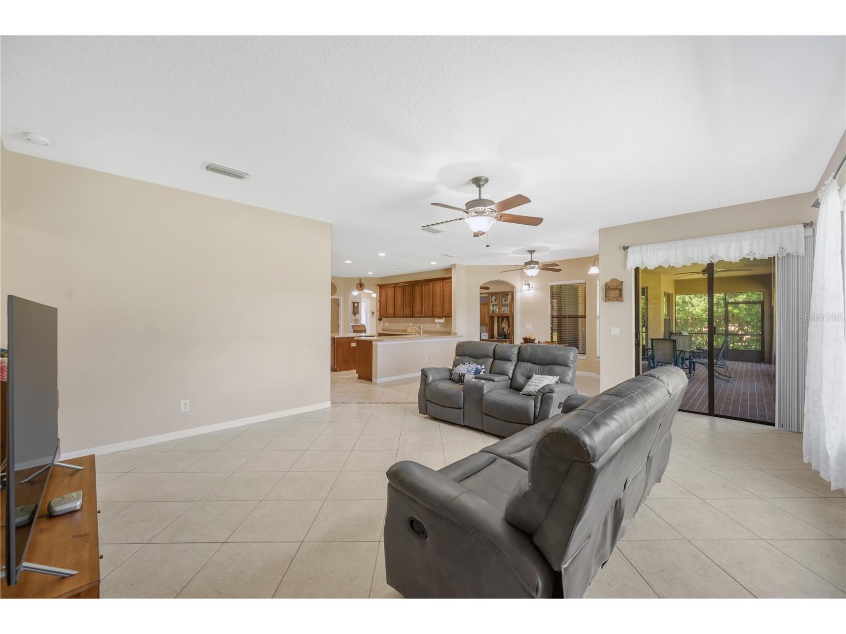9313 Lisbon Street Seffner FL 33584 TB8497197 image17