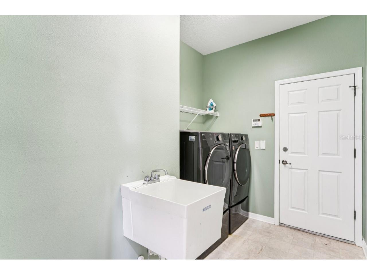 9314 Creedmoor Lane New Port Richey FL 34654 W7881695 image40