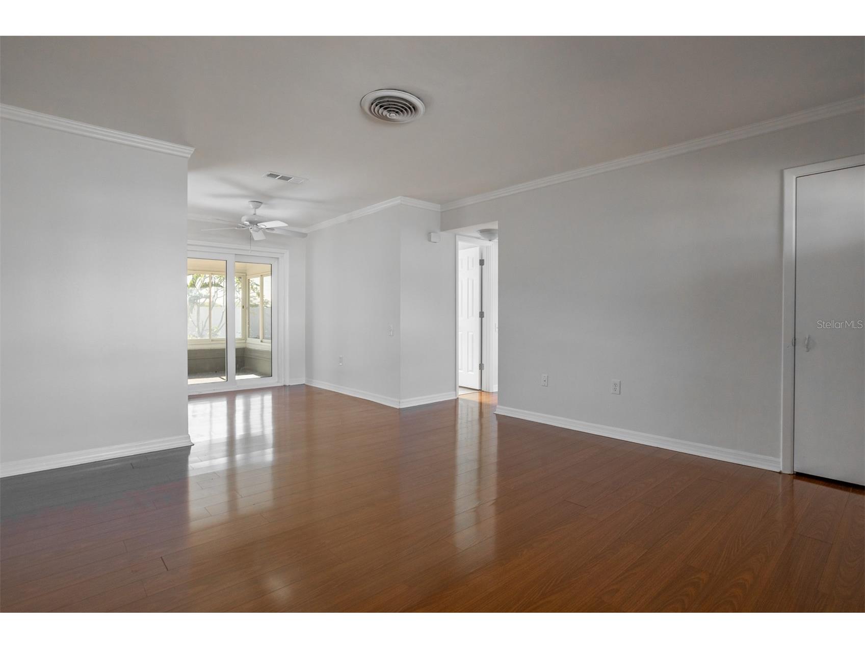 9317 Crestview Street Seminole FL 33772 TB8501460 image14