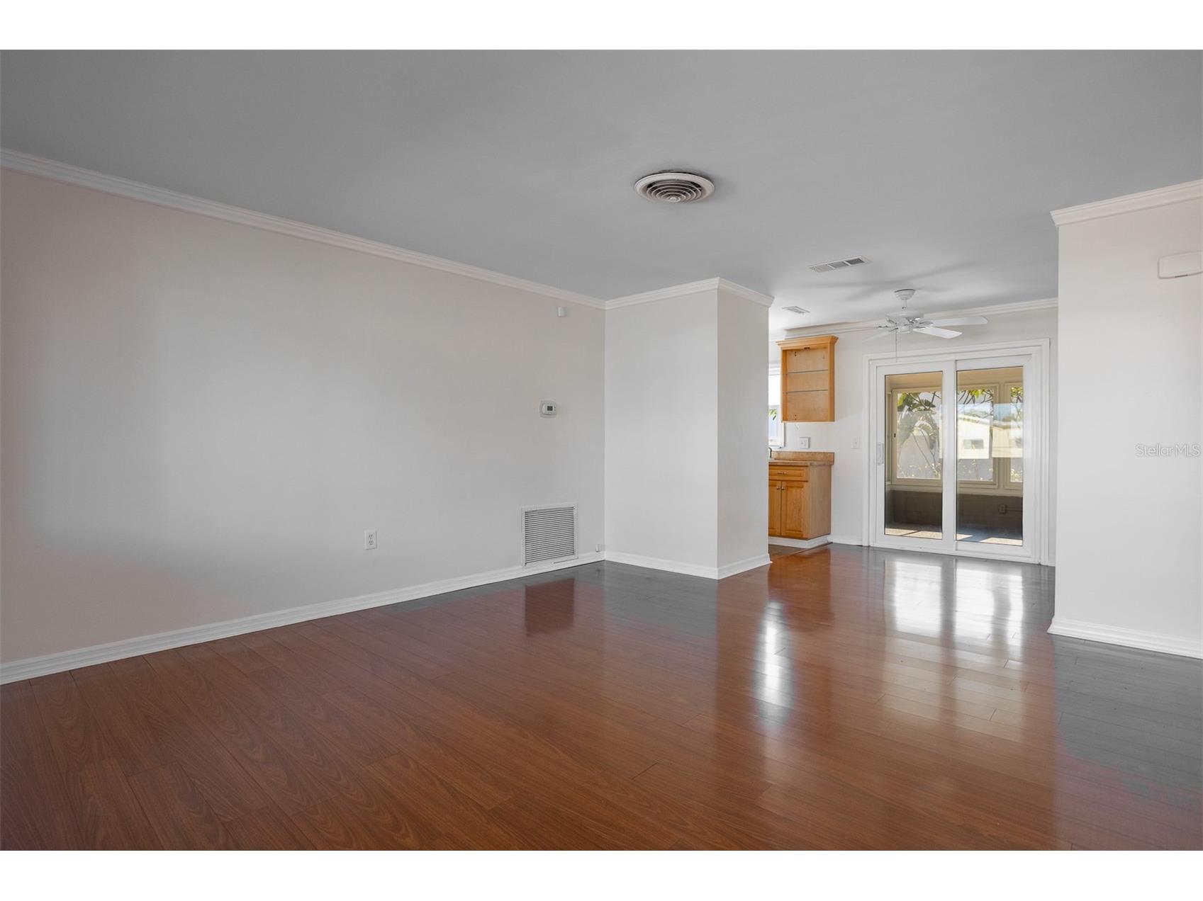 9317 Crestview Street Seminole FL 33772 TB8501460 image5