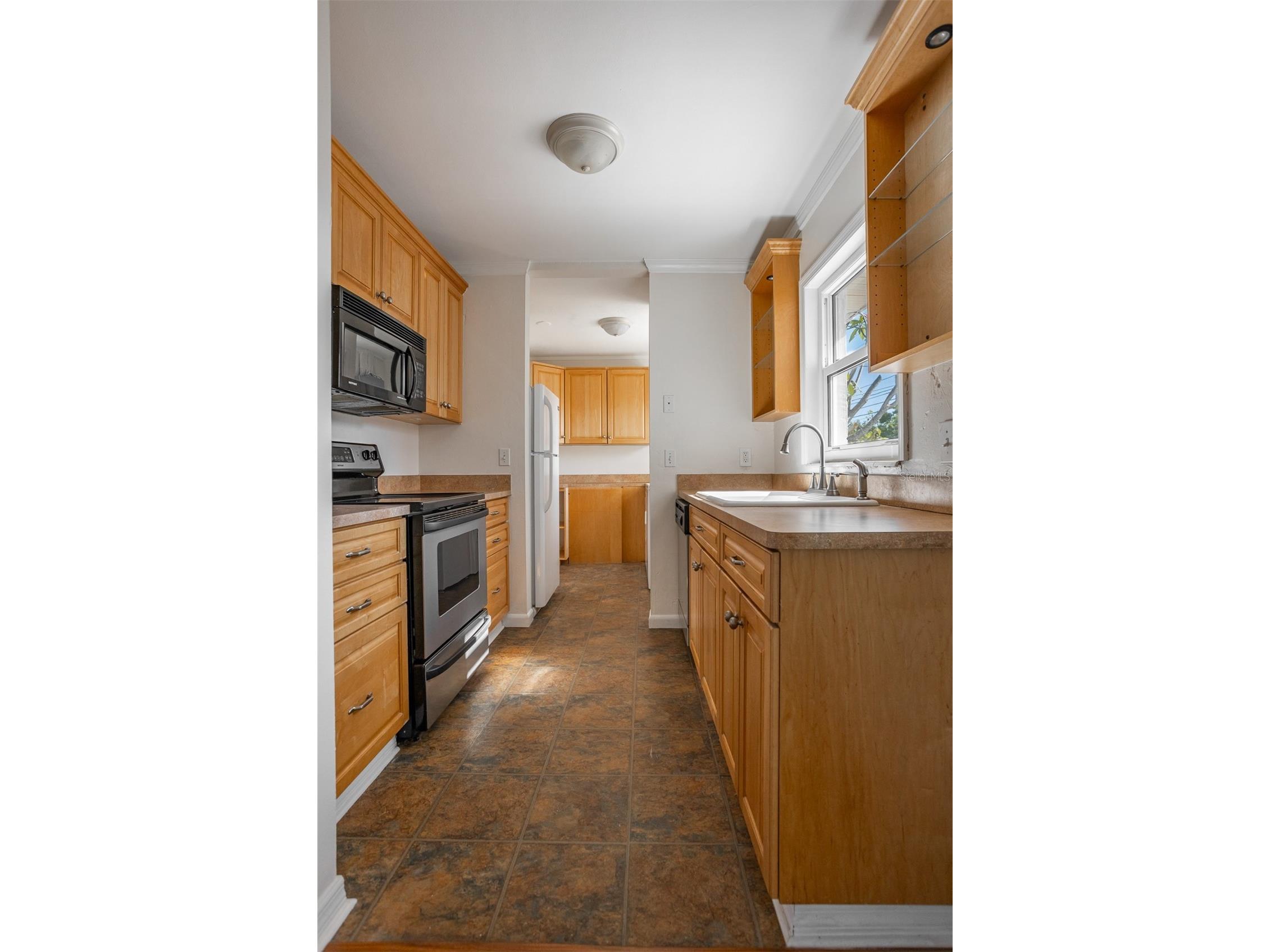 9317 Crestview Street Seminole FL 33772 TB8501460 image7