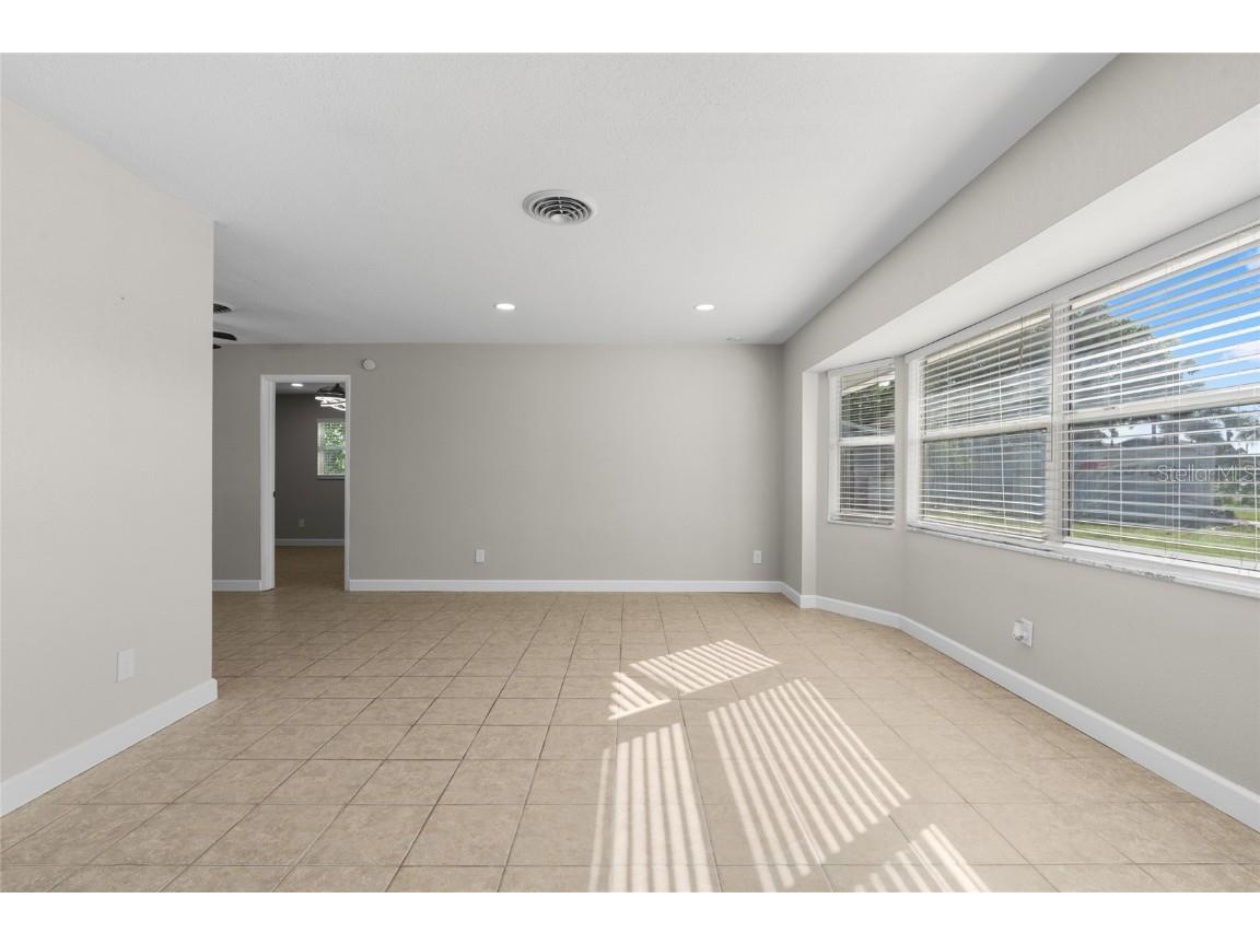 9318 1st Street N Saint Petersburg FL 33702 TB8438648 image10