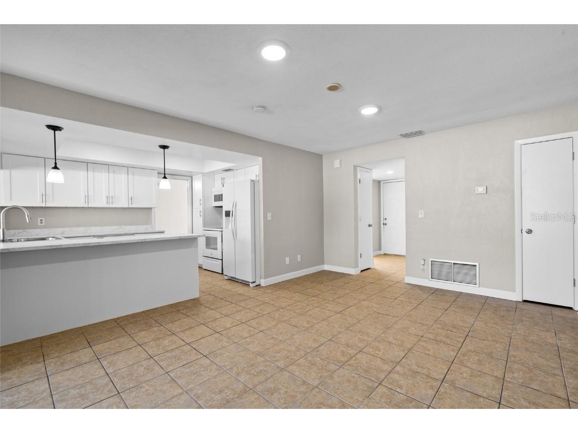 9318 1st Street N Saint Petersburg FL 33702 TB8438648 image16